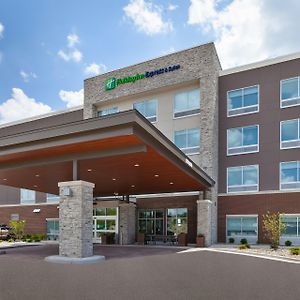 Holiday Inn Express & Suites - Grand Rapids Airport - South, An Ihg Hotel